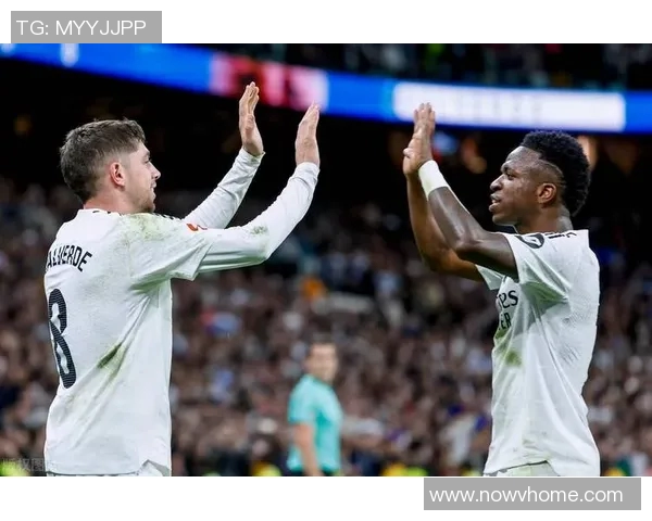 皇马赛场突发小插曲裁判果断处理赛事秩序恢复平稳 皇马赛场突发小插曲裁判果断处理赛事秩序恢复平稳